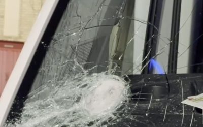 Cum a ajuns videoclipul cu ambulanța care „fură copii” să fie distribuit pe TikTok fără eticheta AI. Explicațiile unui cercetător