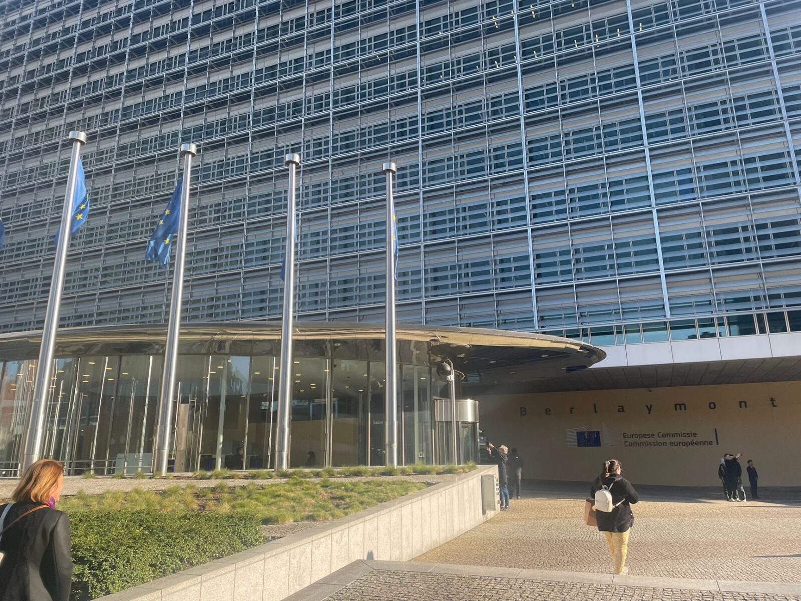 S&D: Românii plătesc prețul standardelor duble la PNRR