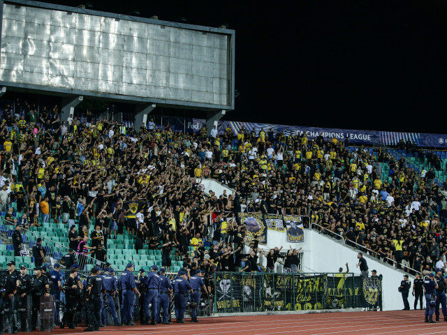 Arestați pe loc, înainte de AEK Atena
