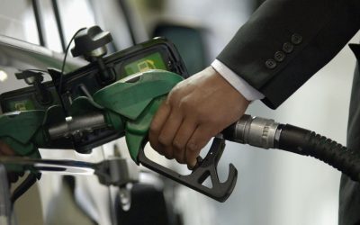 Prețuri în scădere la pompă. Cât costă benzina și motorina vineri în marile orașe