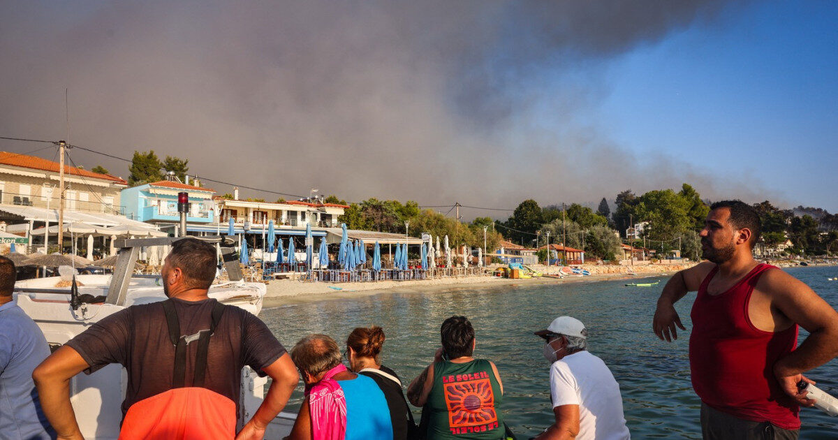 Incendiu mare în Halkidiki, vara românilor: mesaj de la consulat