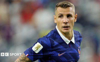 Digne la PSG: 8.5 milioane de lire pentru fundașul de la Aston Villa