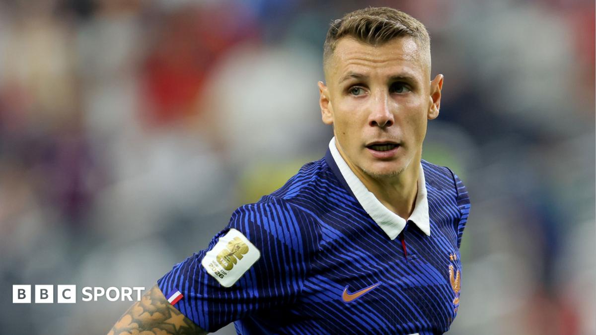Digne la PSG: 8.5 milioane de lire pentru fundașul de la Aston Villa