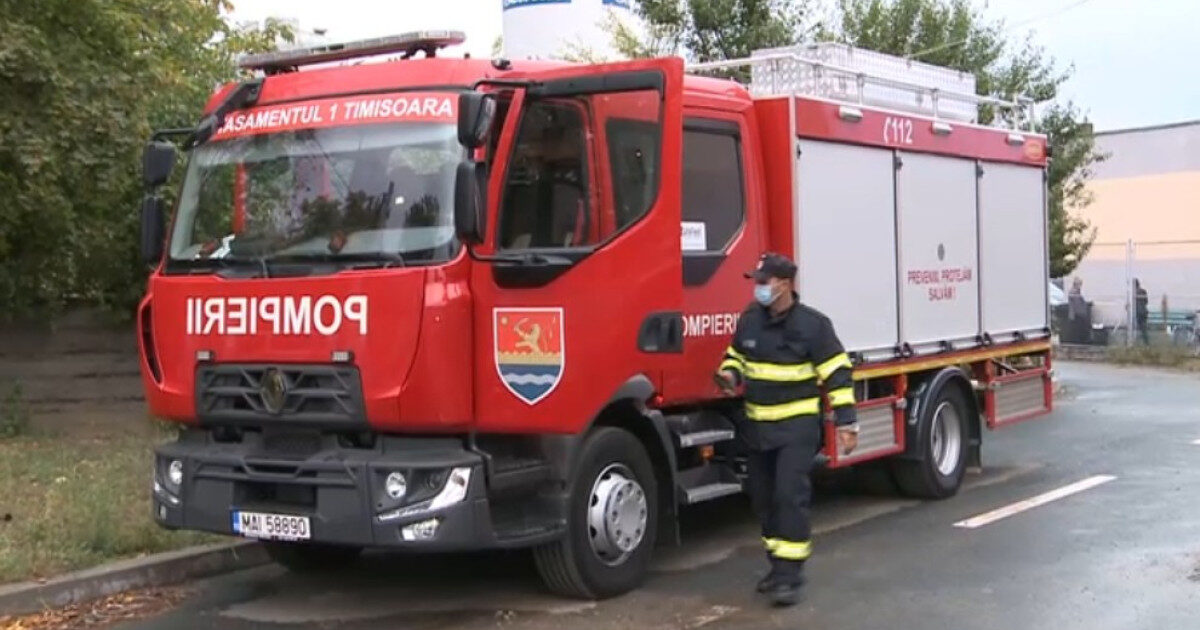 Fum în mall-ul din Deva. 300 de oameni evacuați