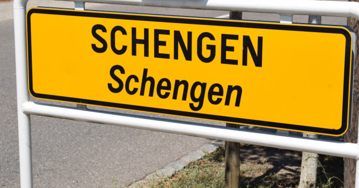 Schengen în criză: Spania blochează traficul din Italia