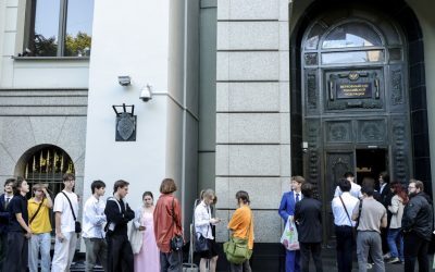 Opoziția din Rusia, pe muchie de cuțit: exclusă din alegeri, susținută de sute de ruși