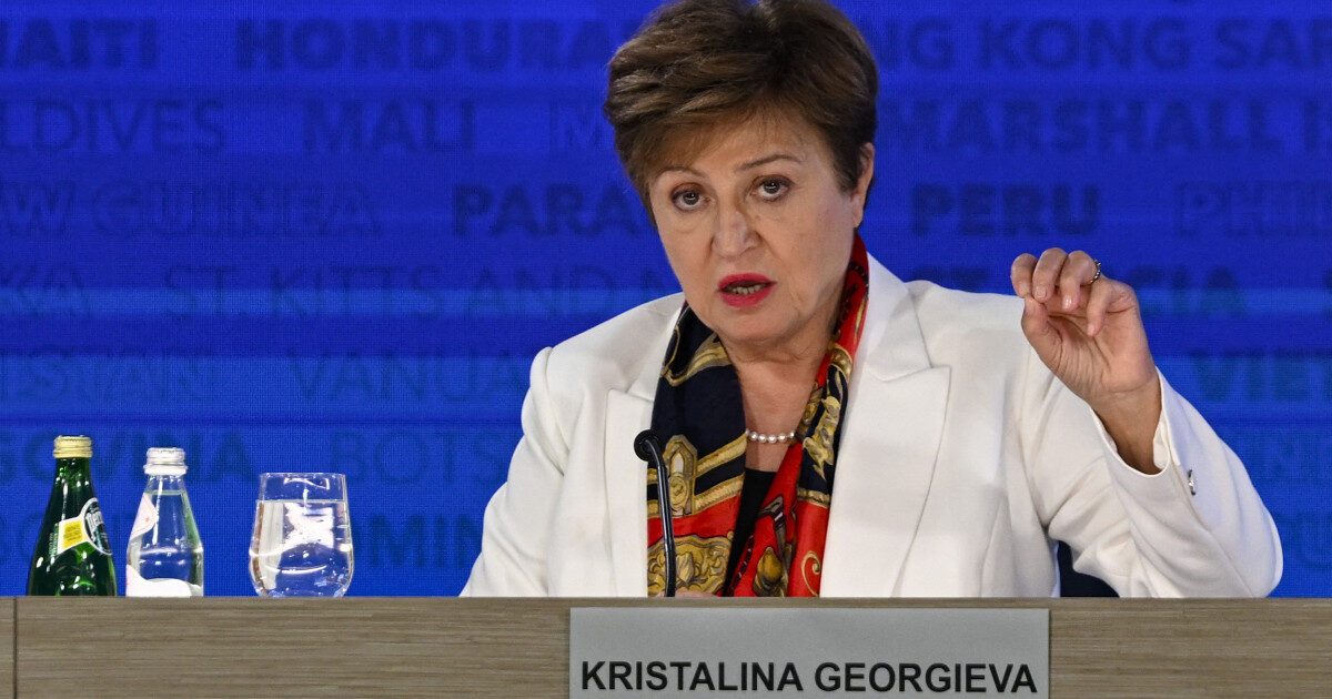 Economia mondială rezistă, dar FMI atrage atenția: șocul energetic persistă