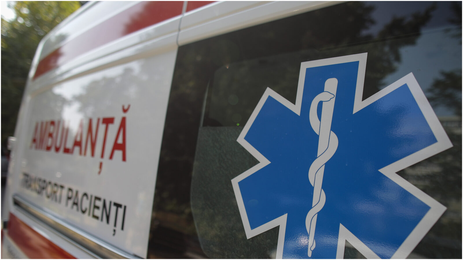 Cluj: Dezinformarea ucide, ambulanța atacată de o turmă isterică