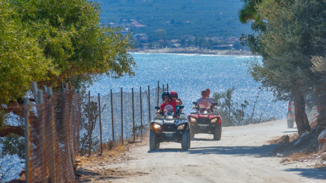 Amendă în Grecia: Românii dau cu piciorul Greciei
