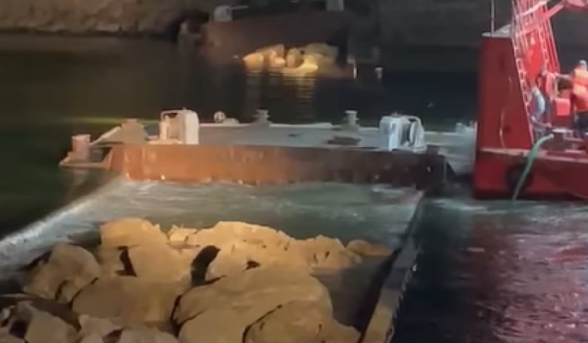 Barje scufundate pe Dunăre. Operațiune de 11 ore a început