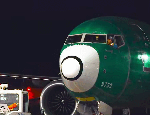 TAROM, noua generație: primul Boeing 737 MAX 8