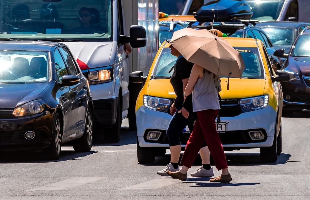 România sub asediu: Caniculă extremă, cod roșu în vest la 41°C