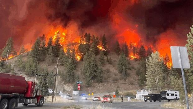 Canada în flăcări: Urgență națională, 20.000 evacuați