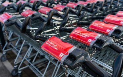 Hipermarketul: Cât loc de muncă aduce local
