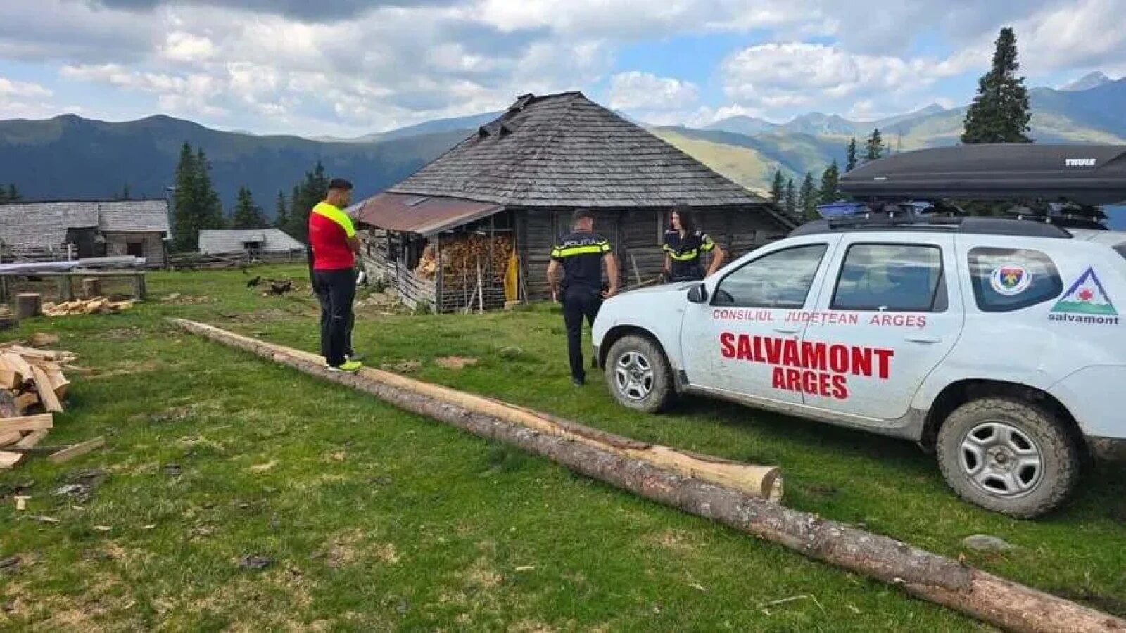 Cioban dispărut în Argeș: Drone și câini pe urme