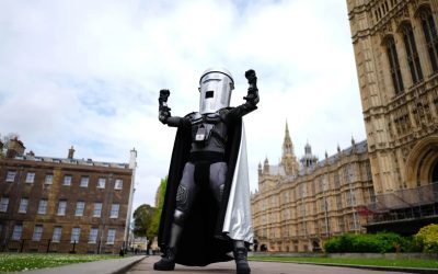 Marea Britanie: Britanicii aleg „Micul Hitler” în loc de politicieni