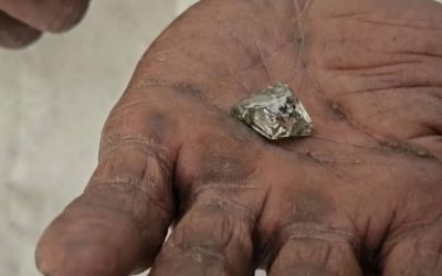 Mineri au descoperit un diamant de 52.400 de dolari