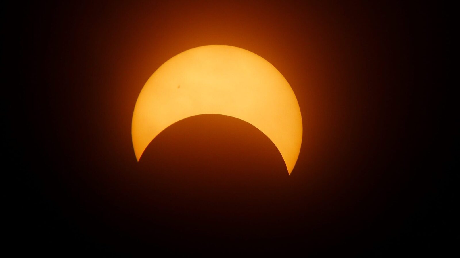 Eclipsă 2026: Unde vezi spectacolul în România