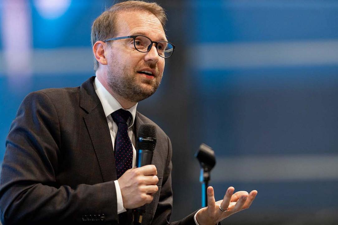 Fritz, decăzut la jumătate de salariu. Scandal la Timișoara