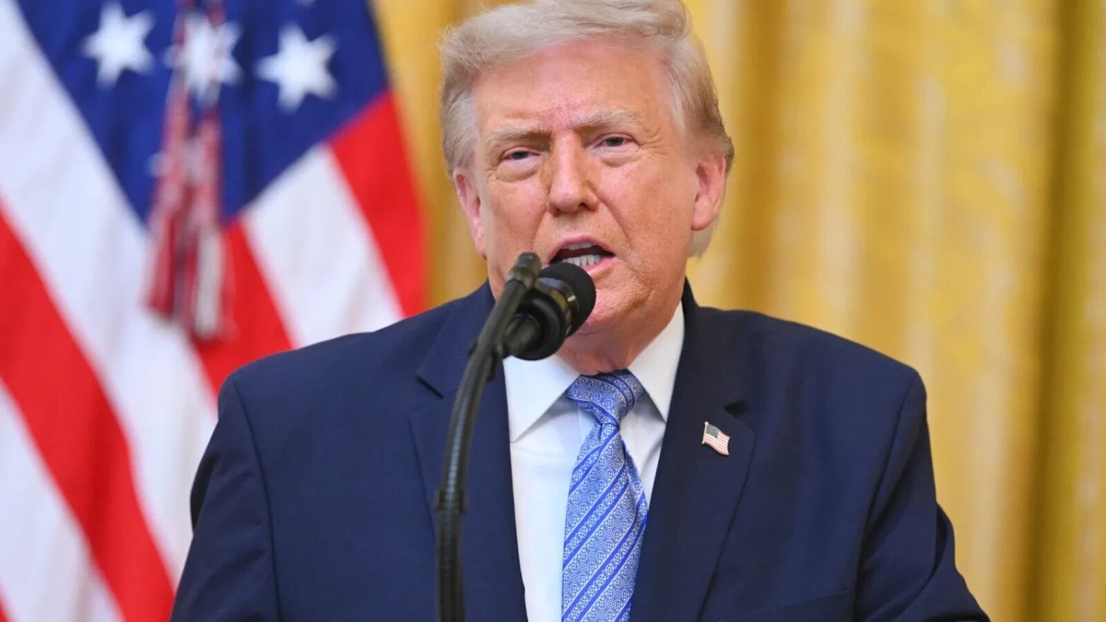 Trump taie cetățenia prin naștere