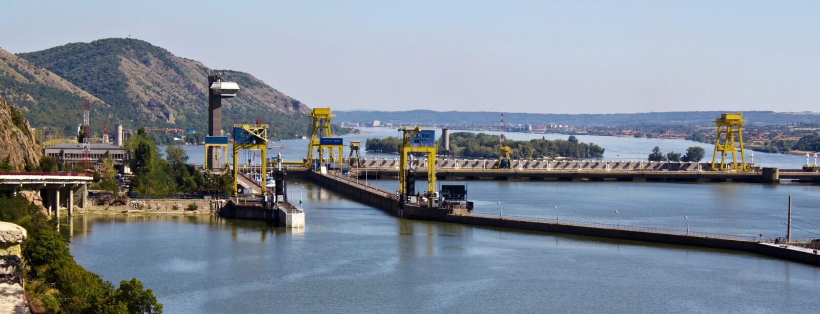 România, subsecetă: 19 GW, dar produce o treime. Generatoare fără rețea, stocare lentă