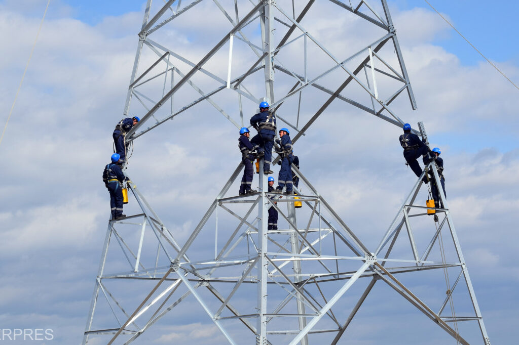 Statul deschide porțile: 400+ joburi noi la Transgaz, Transelectrica, Hidroelectrica