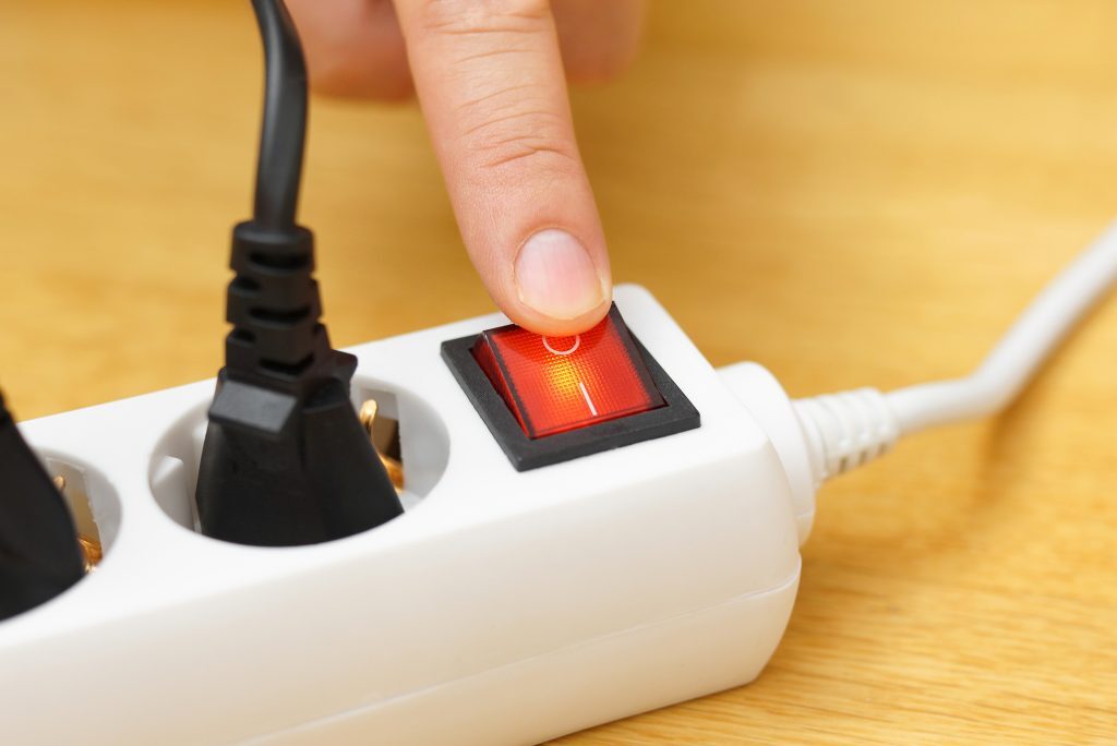 Ministerul Energiei: Mută consumul de curent din orele de vârf