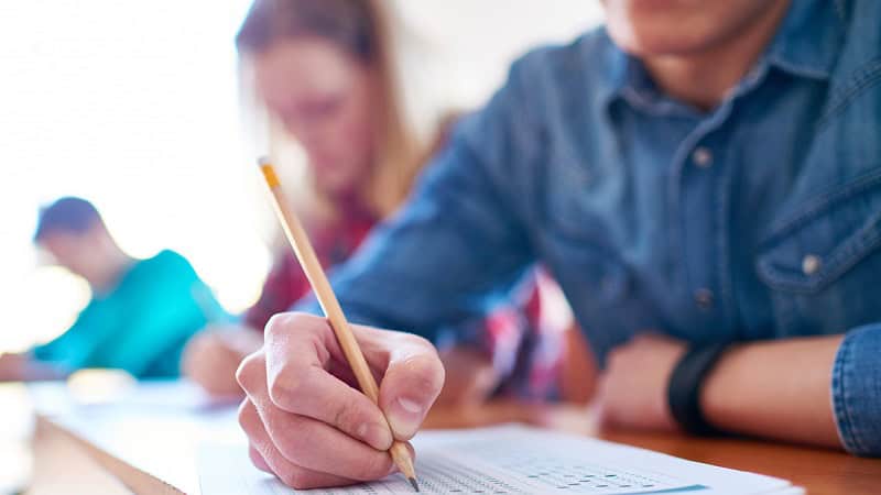 Bac 2027: Calendar și corectare noi, în dezbatere publică