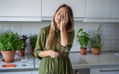 De ce te secătuiesc unii oameni de energie? Psihologia din spate