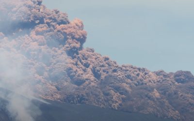 Etna închide Catania: mii de turiști blocați în Sicilia