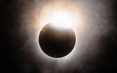 Eclipsă Totală: Tot ce trebuie să știi live