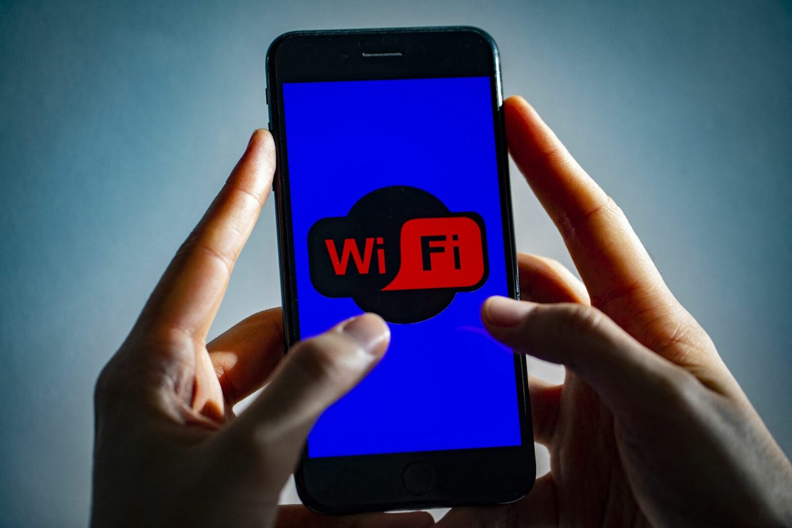 Hackerii profită de Wi-Fi-ul hotelurilor. Semnul de alarmă