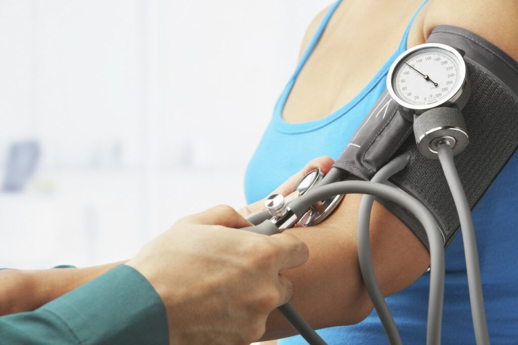Tensiune 14 cu 9: Când e pericol și la ce medic