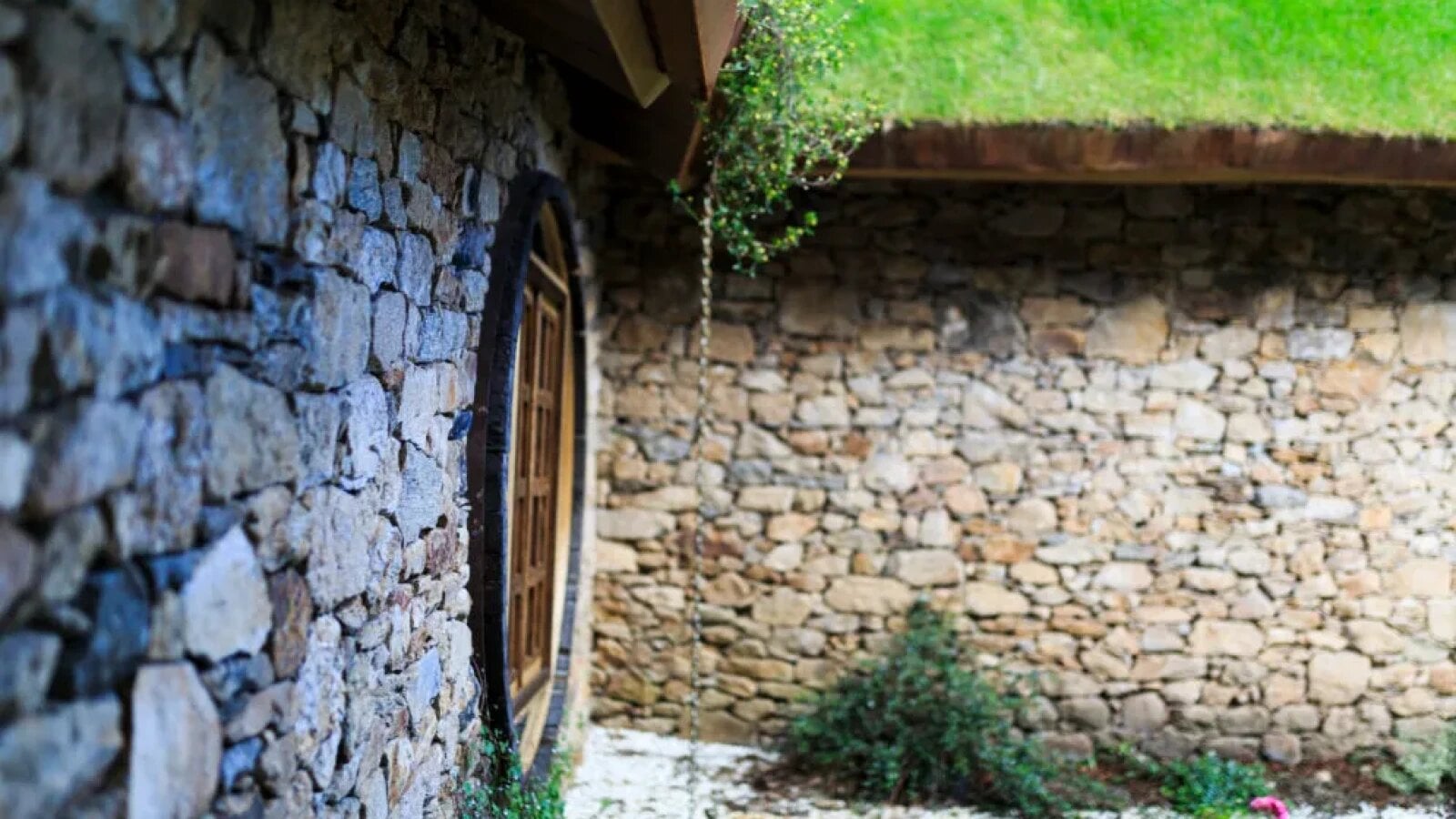 Casa din „Hobbitul”, ascunsă în Europa, atrage turiști fascinati