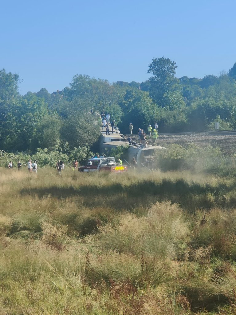 Tren deraiat lângă Lewes, pasageri în pericol