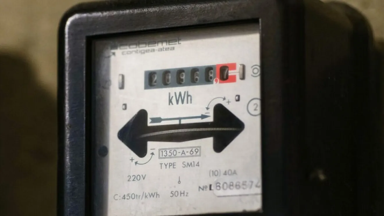 Ministerul Energiei cere economie: Consumatorii să reducă voluntar curentul