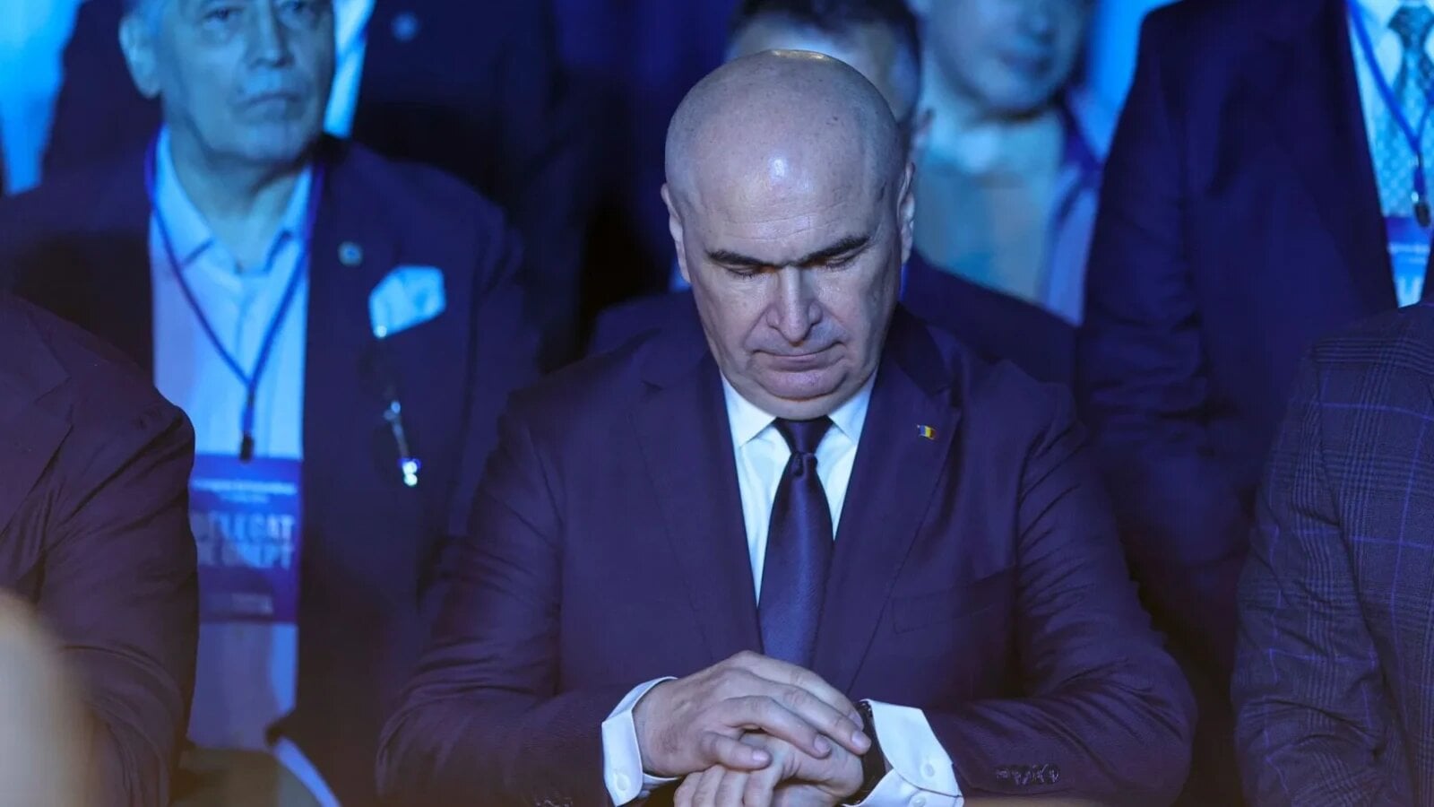 Bolojan cere Guvern nou, critică subvențiile uriașe la stat