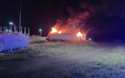 Incendiu-bombe la hala de baterii din Stâlpu, Buzău
