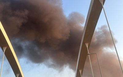 Incendiu grav în Lumina: Fum dens, pericol major