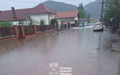 Râșnov: Canalizarea sugrumată de ploaia masivă