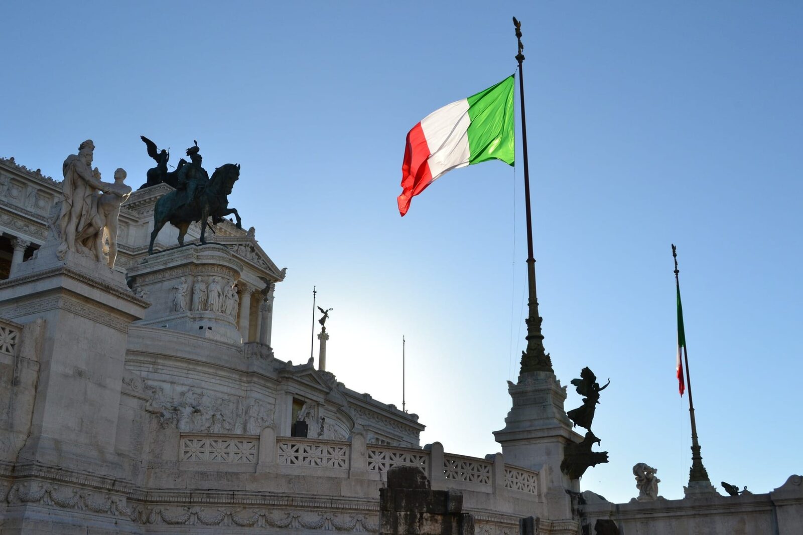 Italia: Porturi, aeroporturi sub control, Spania vizată