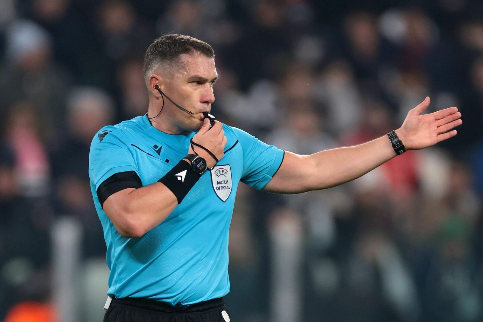 Kovacs, iarăși la „butoane” în Champions League. Două roșii la aceeași echipă, dezastru