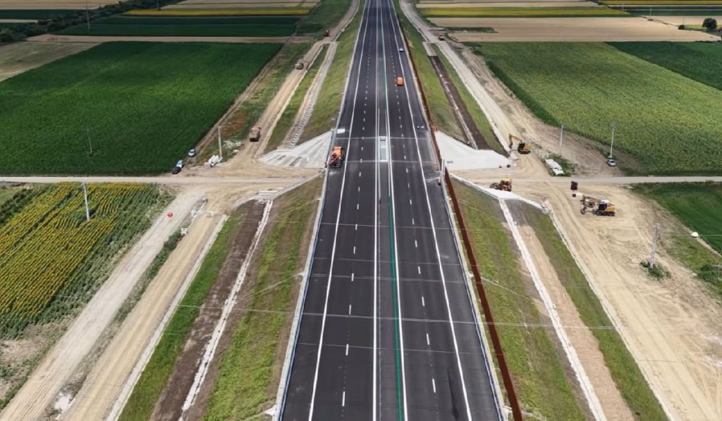 Autostrăzi și drumuri noi: Peste 200 km vor fi deschise curând