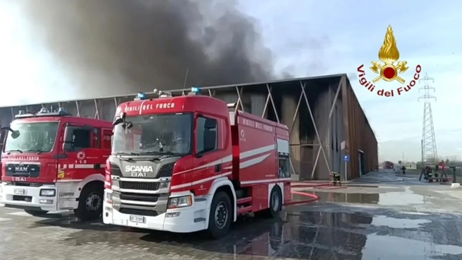 Român în stare gravă, s-a autoincendiat în fața casei fostei iubite din Italia