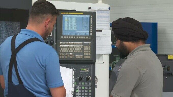 Guvernul anunță WorkinRomania.gov.ro: Gata cu birocrația pentru angajări străini
