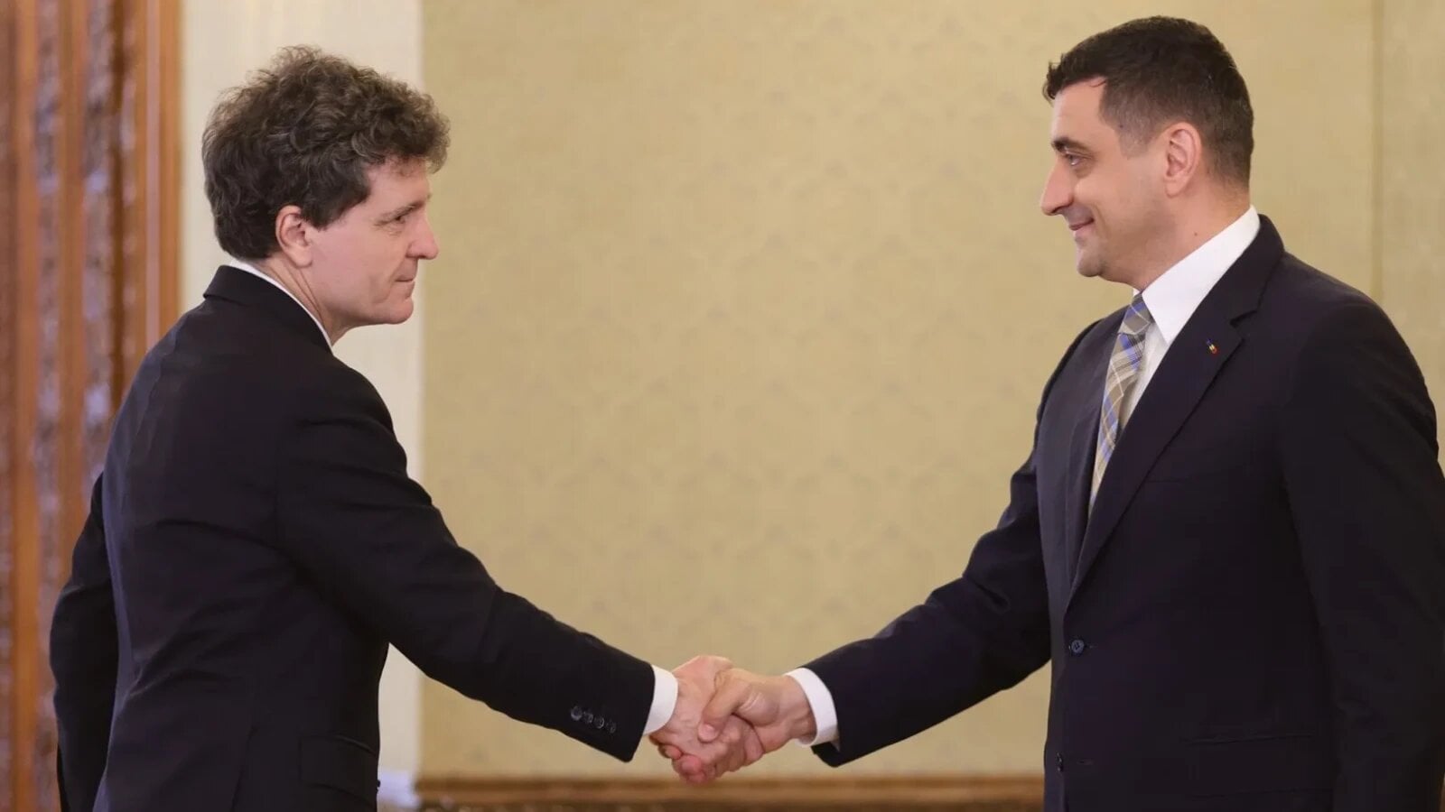 AUR riscă dezastrul: Președintele, pretext politic ieftin