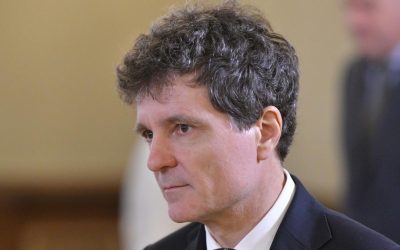 Nicușor Dan: Euro, la un pas? Depinde de politicieni