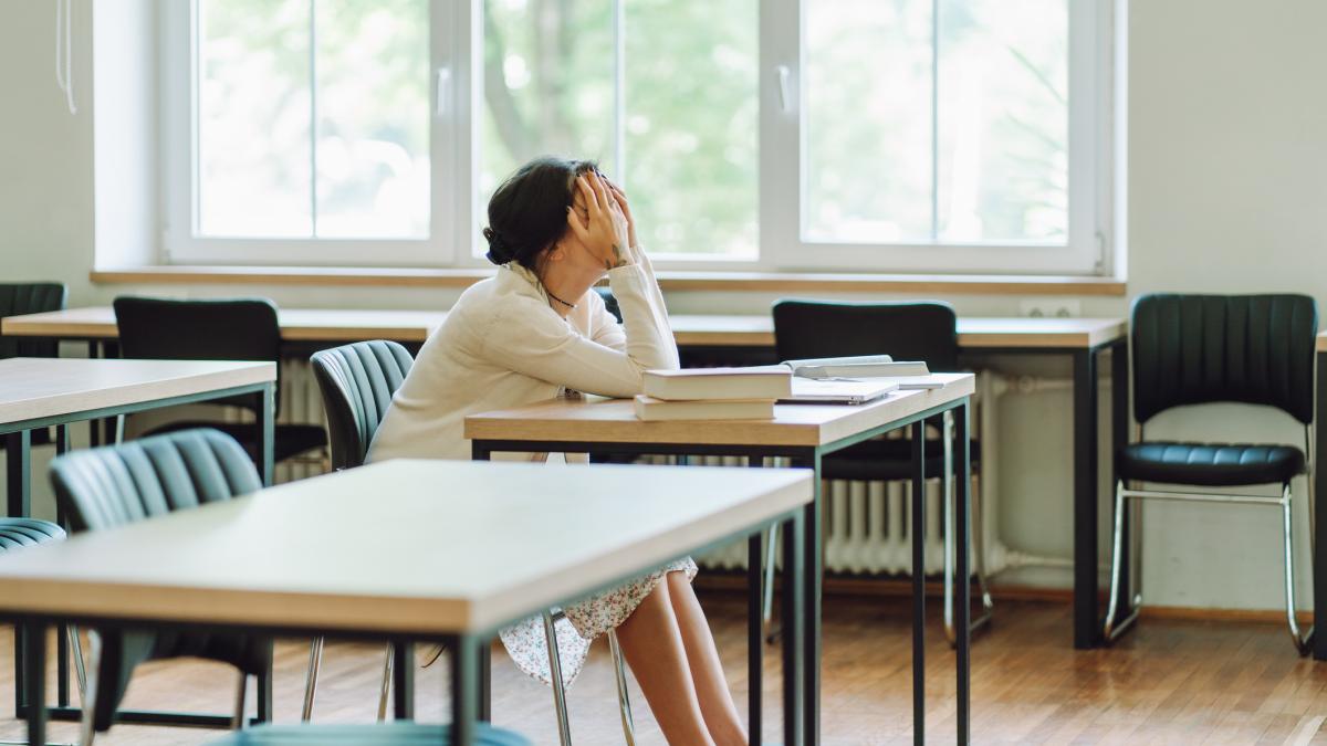 Profesoară cu pensie scandaloasă: 17 ani concediu medical, 6.000 euro/lună