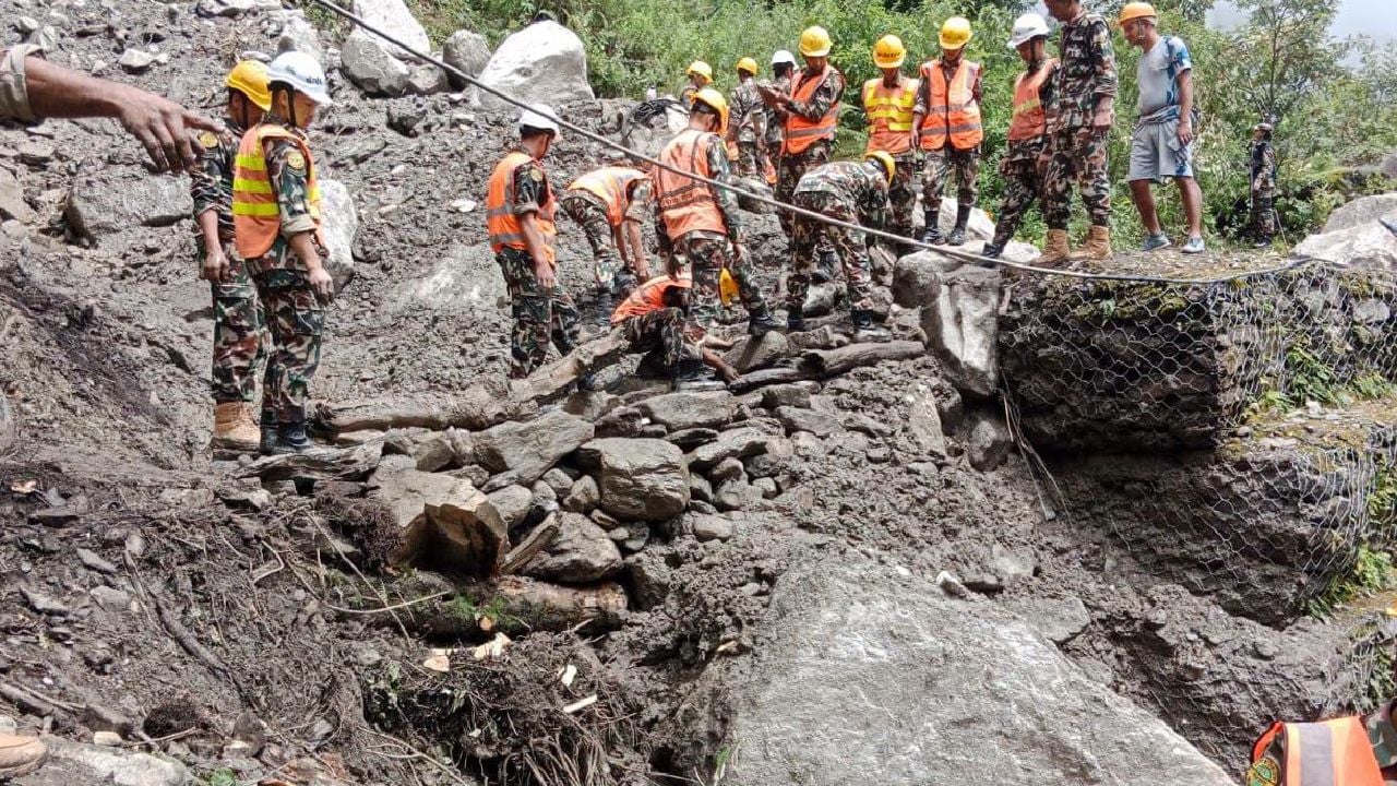 Nepal: Cum au supraviețuit eroilor inundațiilor devastatoare