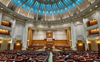 Parlament: Legea Pfizer, adoptată. Liderii își pasează vina, românii plătesc